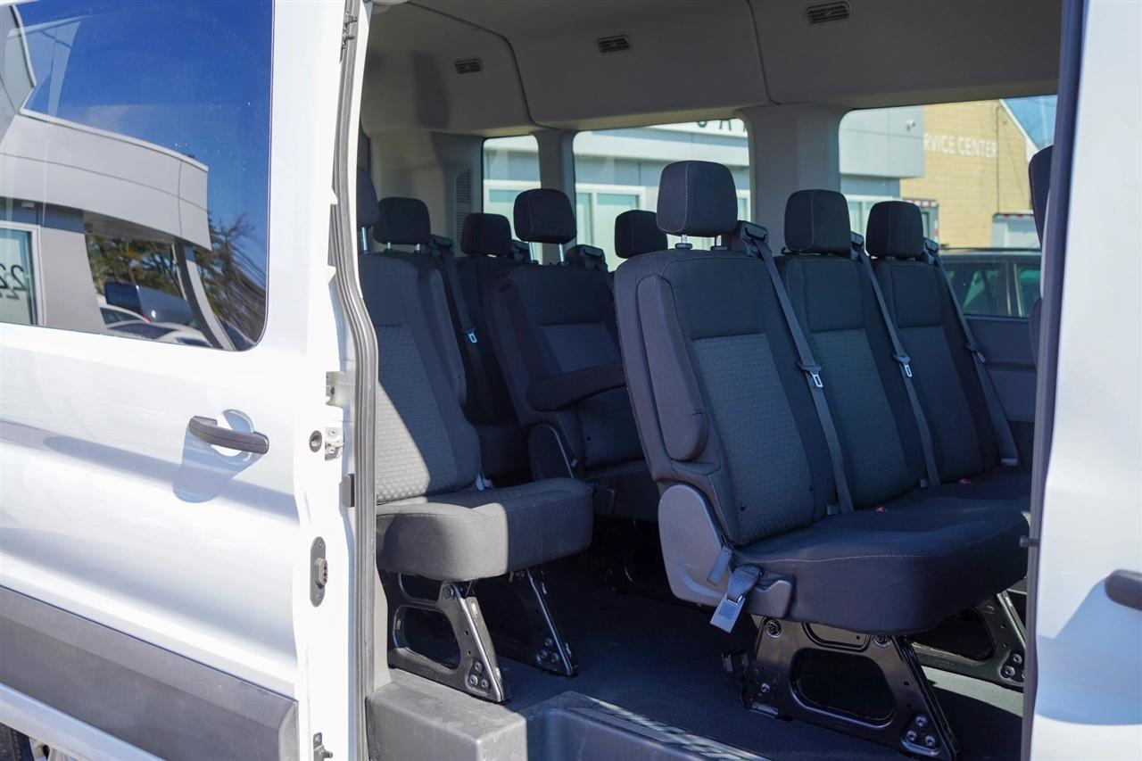 Ford Transit 350 Wagon Med. Roof XL w/Sliding Pass. 148-in. WB 2023