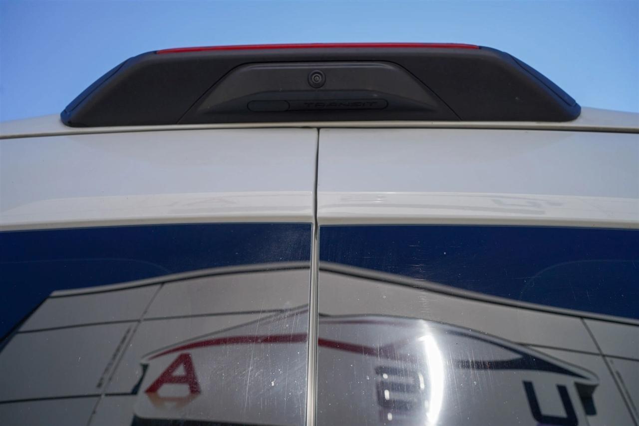 Ford Transit 350 Wagon Med. Roof XL w/Sliding Pass. 148-in. WB 2023