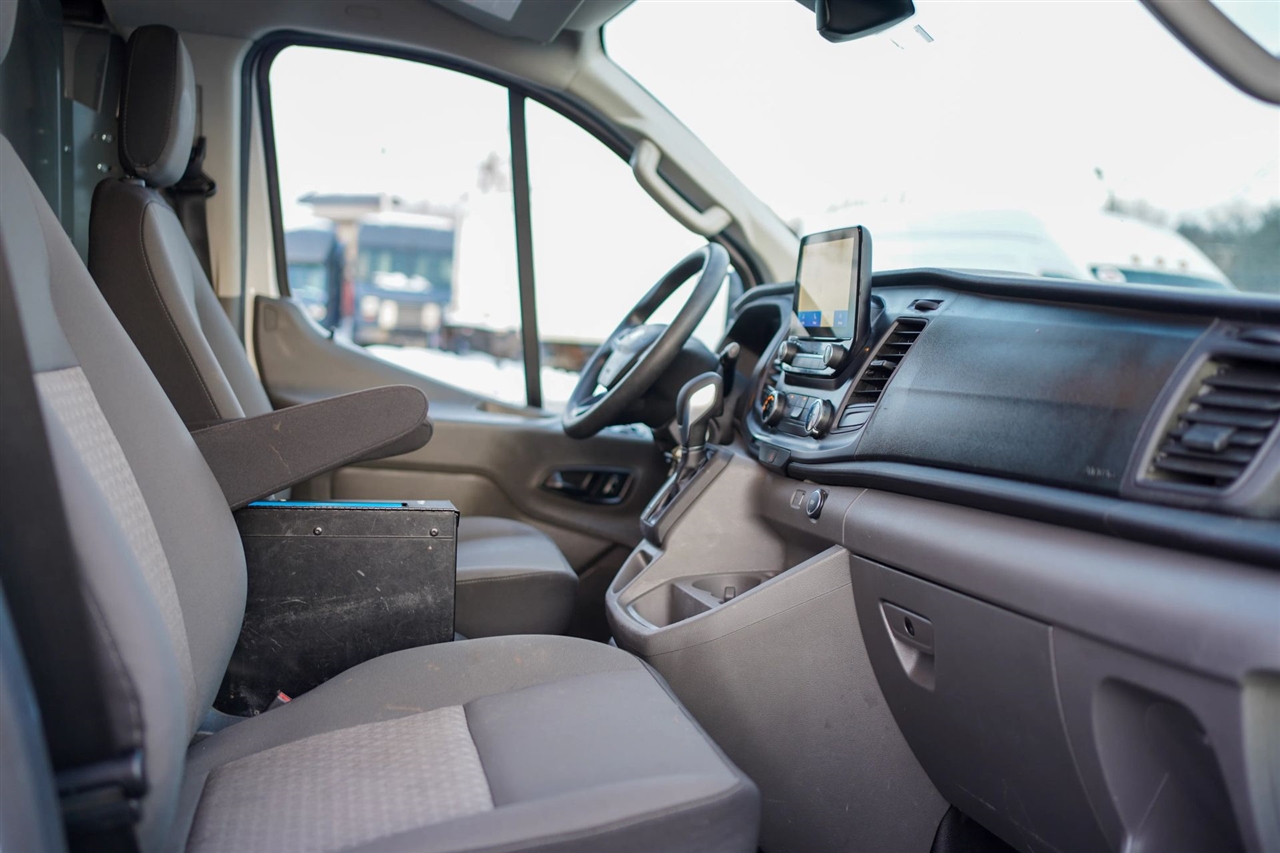 Ford Transit 150 Van Low Roof w/Sliding Pass. 130-in. WB 2020