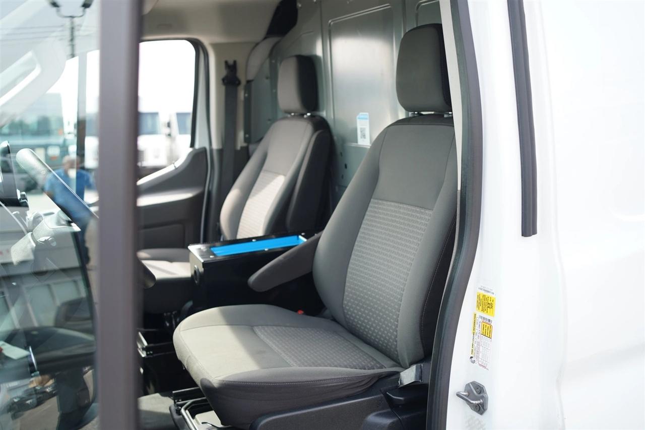 Ford Transit 150 Van Low Roof w/Sliding Pass. 130-in. WB 2020