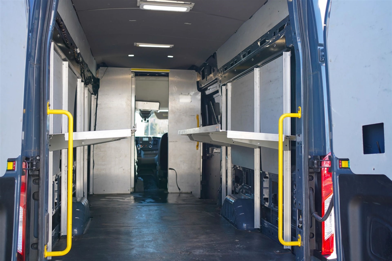 Ford Transit 250 Van High Roof w/Sliding Pass. 148-in. WB EL 2020