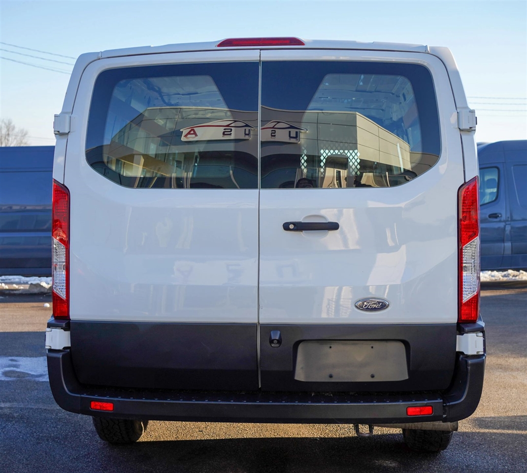 Ford Transit 250 Van Low Roof w/Sliding Pass. 130-in. WB 2020
