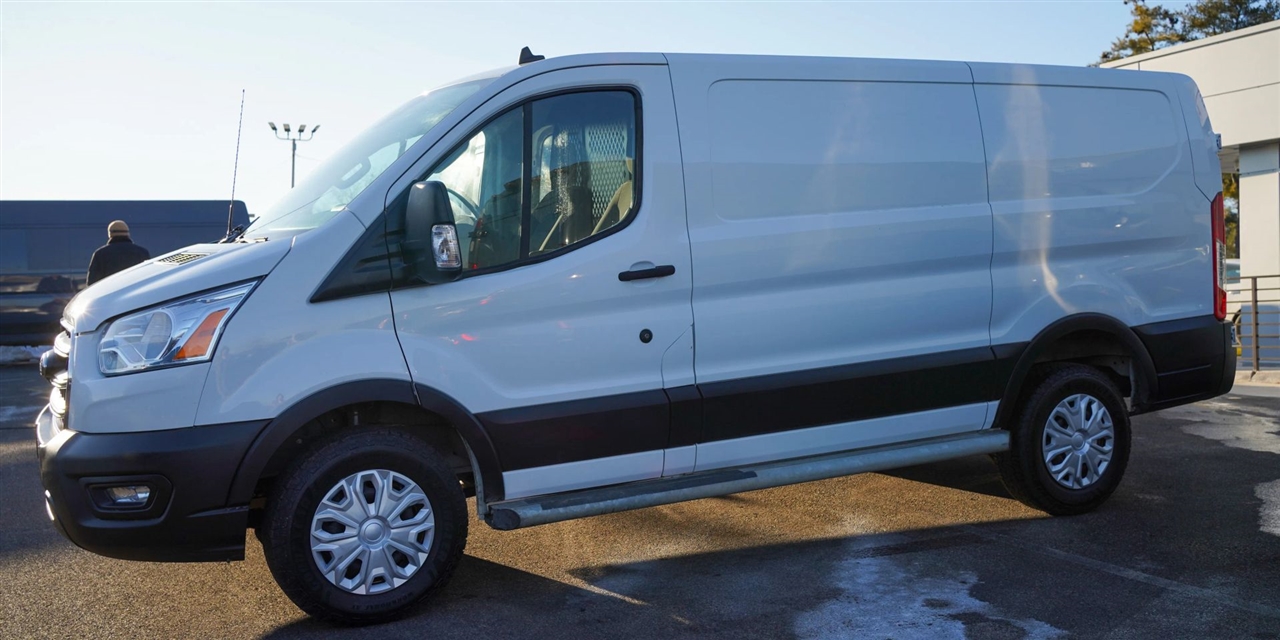 Ford Transit 250 Van Low Roof w/Sliding Pass. 130-in. WB 2020