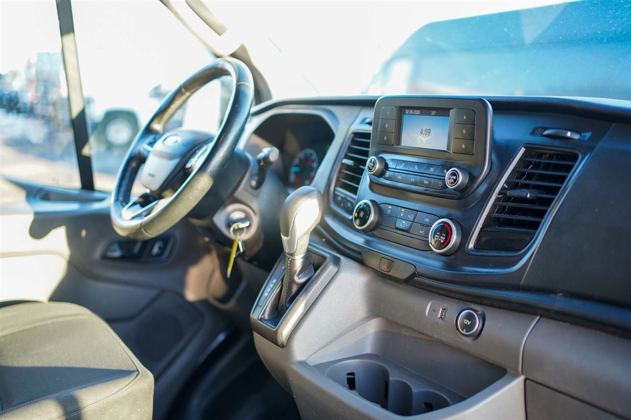 Ford Transit 250 Van Low Roof w/Sliding Pass. 130-in. WB 2020