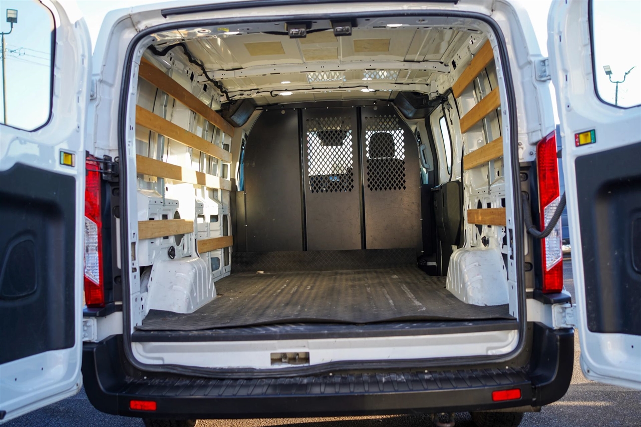 Ford Transit 250 Van Low Roof w/Sliding Pass. 130-in. WB 2020