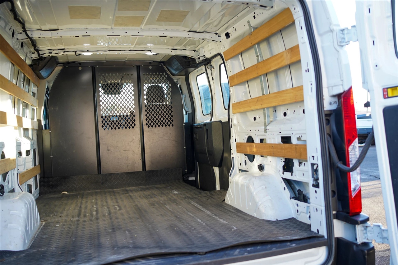 Ford Transit 250 Van Low Roof w/Sliding Pass. 130-in. WB 2020