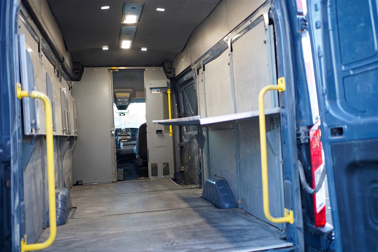 Ford Transit 250 Van High Roof w/Sliding Pass. 148-in. WB EL 2020