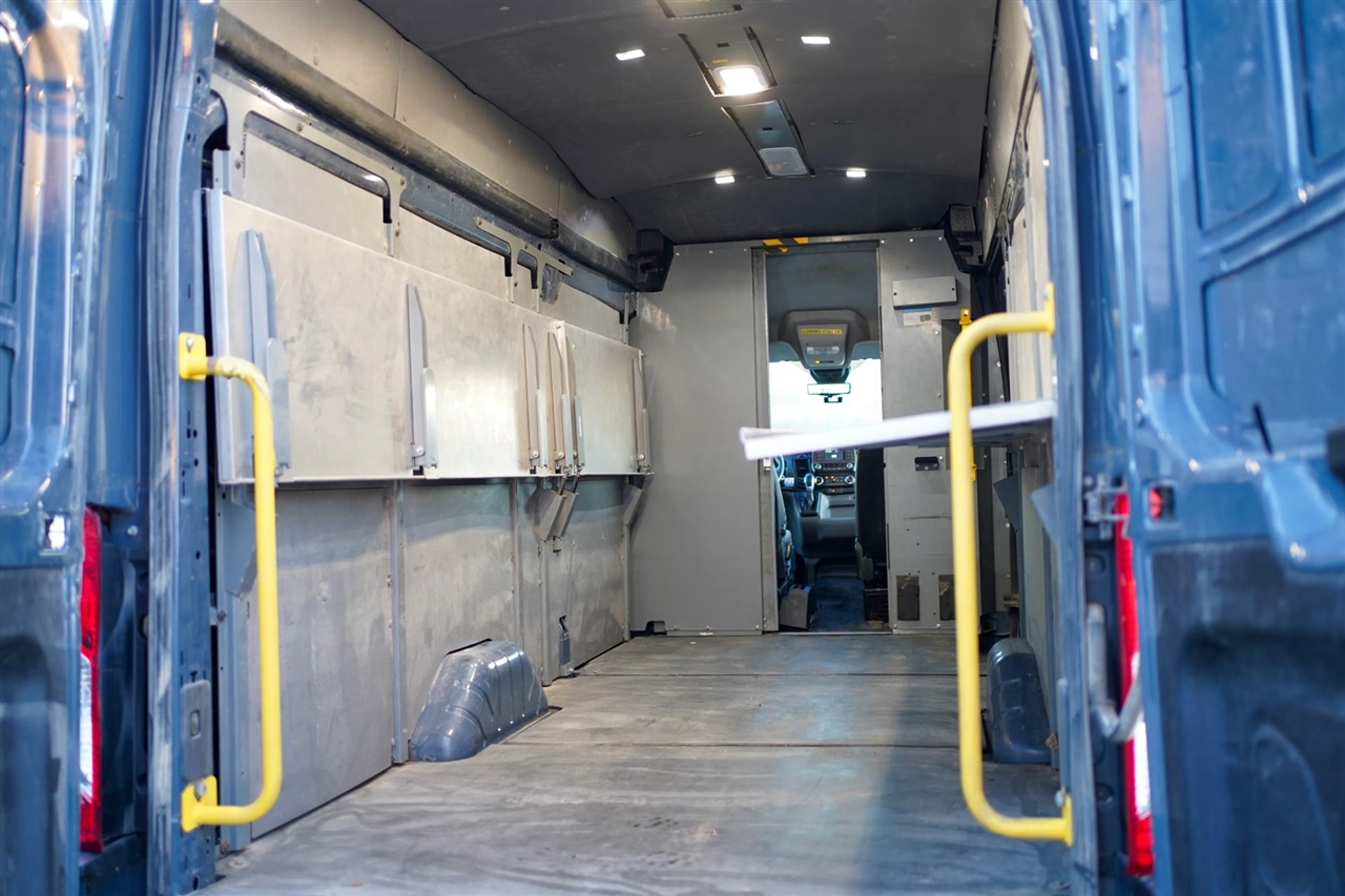 Ford Transit 250 Van High Roof w/Sliding Pass. 148-in. WB EL 2020