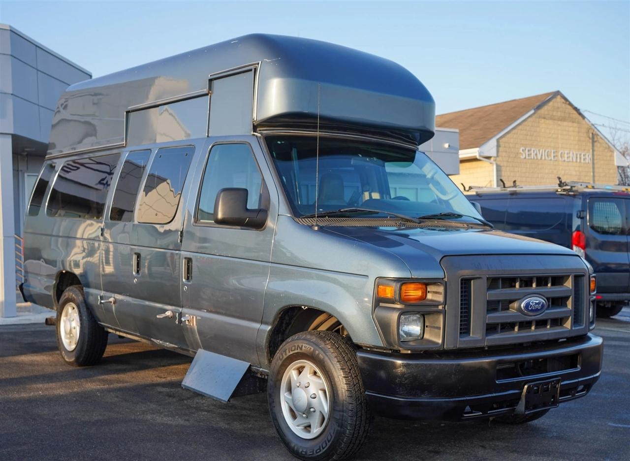 Ford Econoline E-350 Super Duty Extended 2014