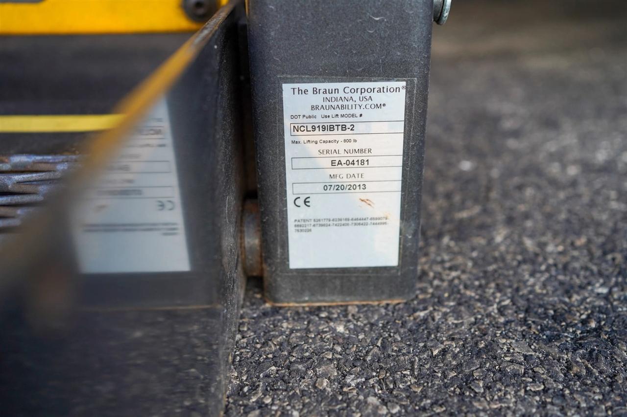 Ford Econoline E-350 Super Duty Extended 2014