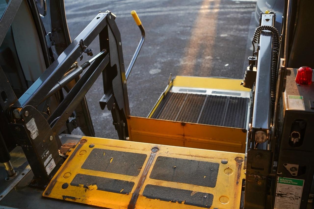 Ford Econoline E-350 Super Duty Extended 2014