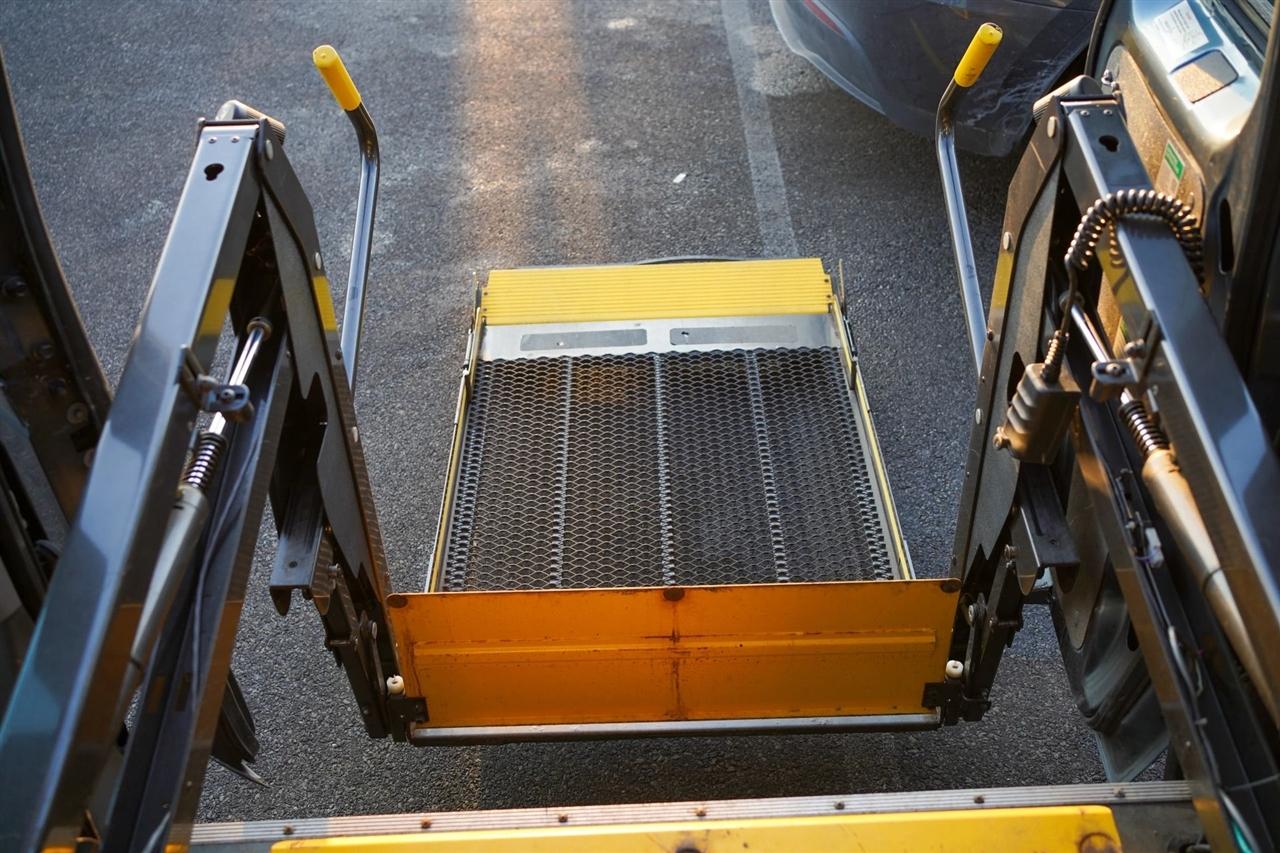 Ford Econoline E-350 Super Duty Extended 2014