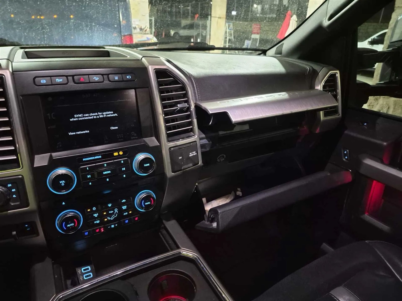 Ford F-350 SD Lariat Crew Cab Long Bed DRW 4WD 2018