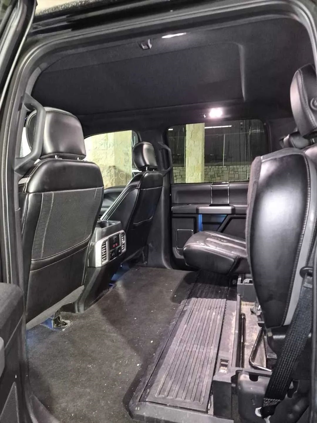 Ford F-350 SD Lariat Crew Cab Long Bed DRW 4WD 2018