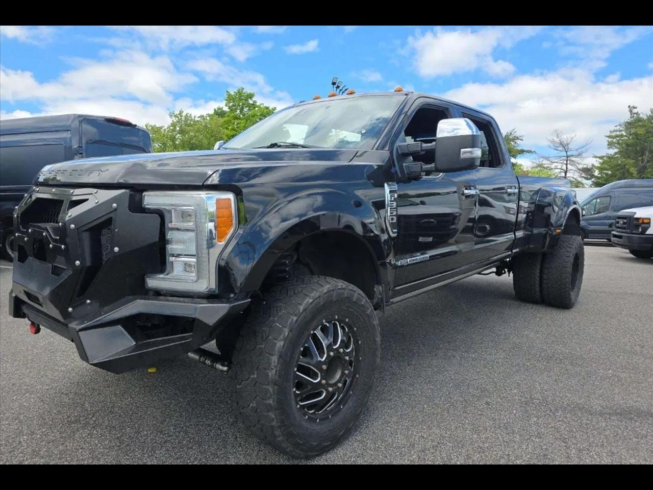 2018 Ford F-350 SD Lariat Crew Cab Long Bed DRW 4WD