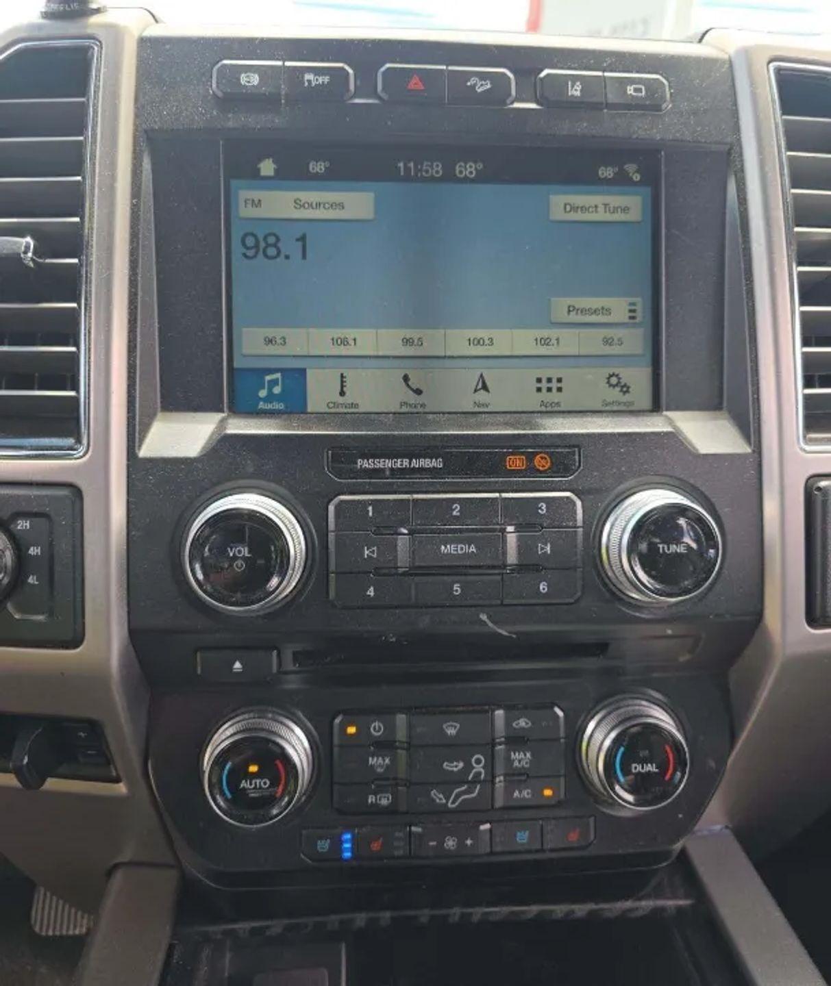 Ford F-350 SD Lariat Crew Cab Long Bed DRW 4WD 2018