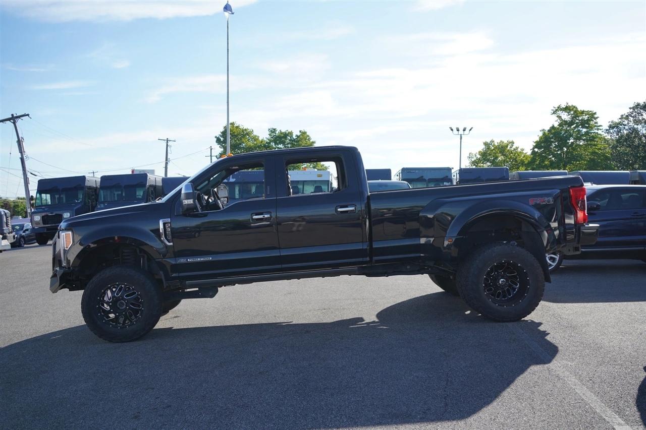 Ford F-350 SD Lariat Crew Cab Long Bed DRW 4WD 2018