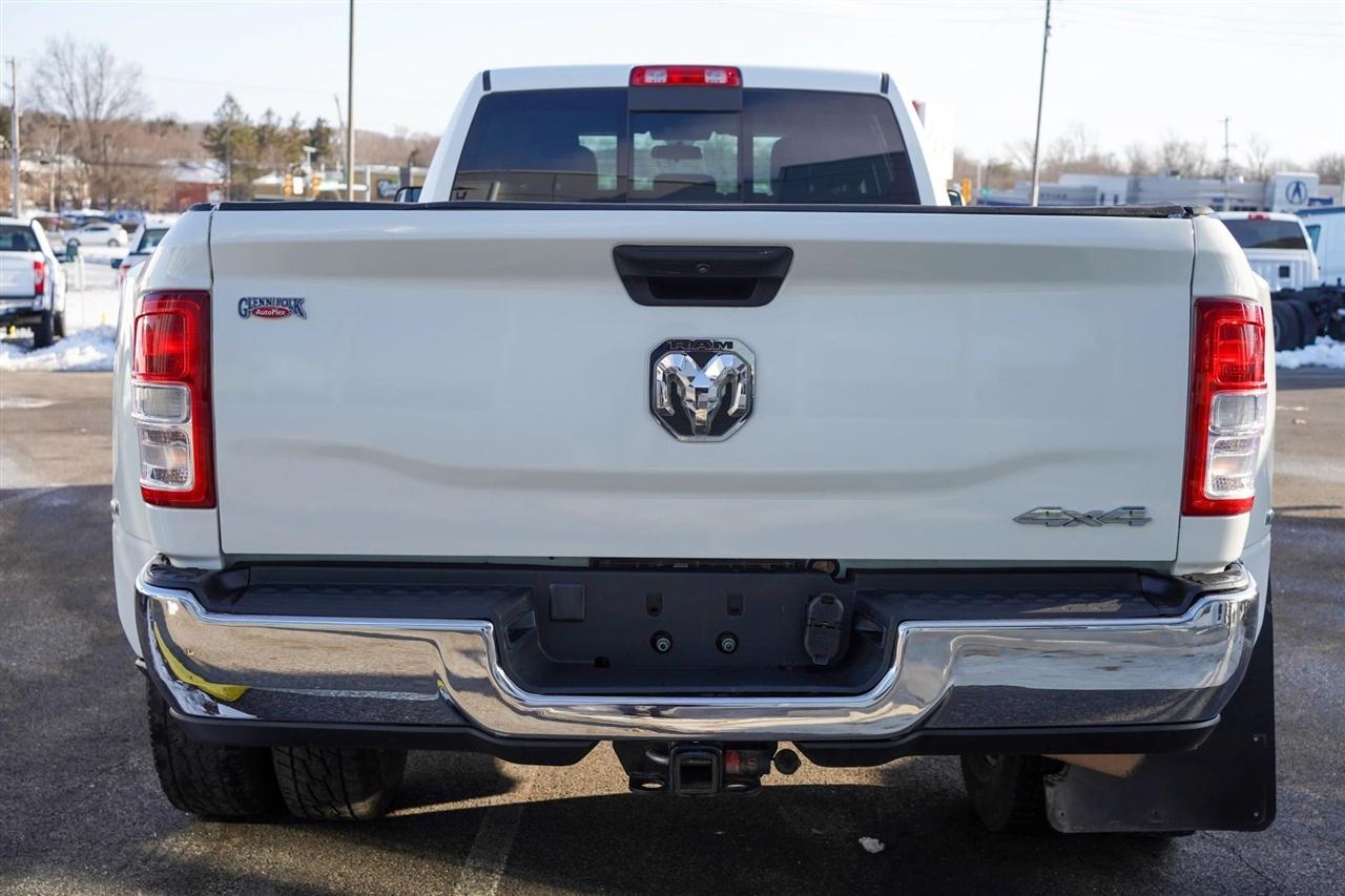 RAM 3500 Tradesman Crew Cab 4WD DRW 2022