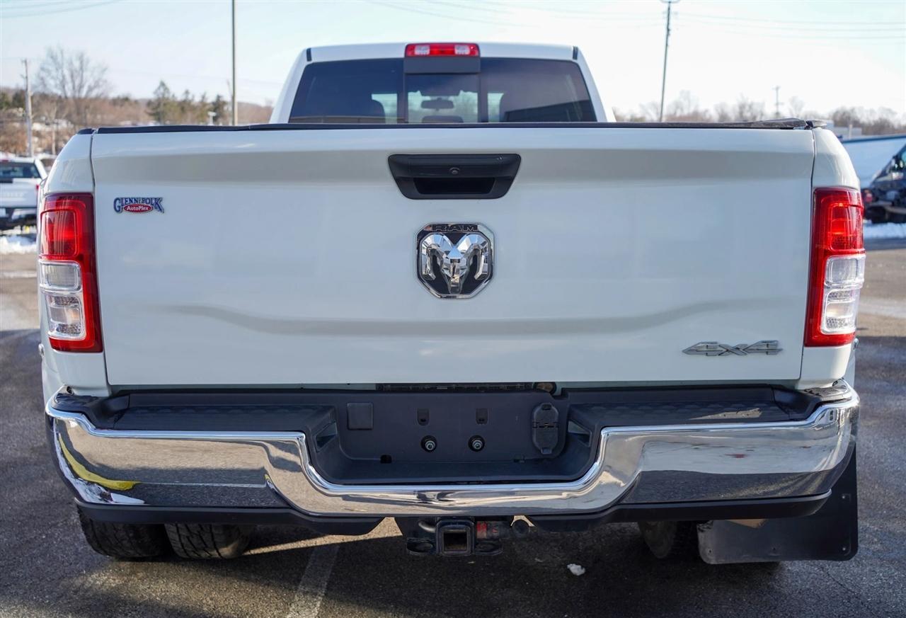 RAM 3500 Tradesman Crew Cab 4WD DRW 2022