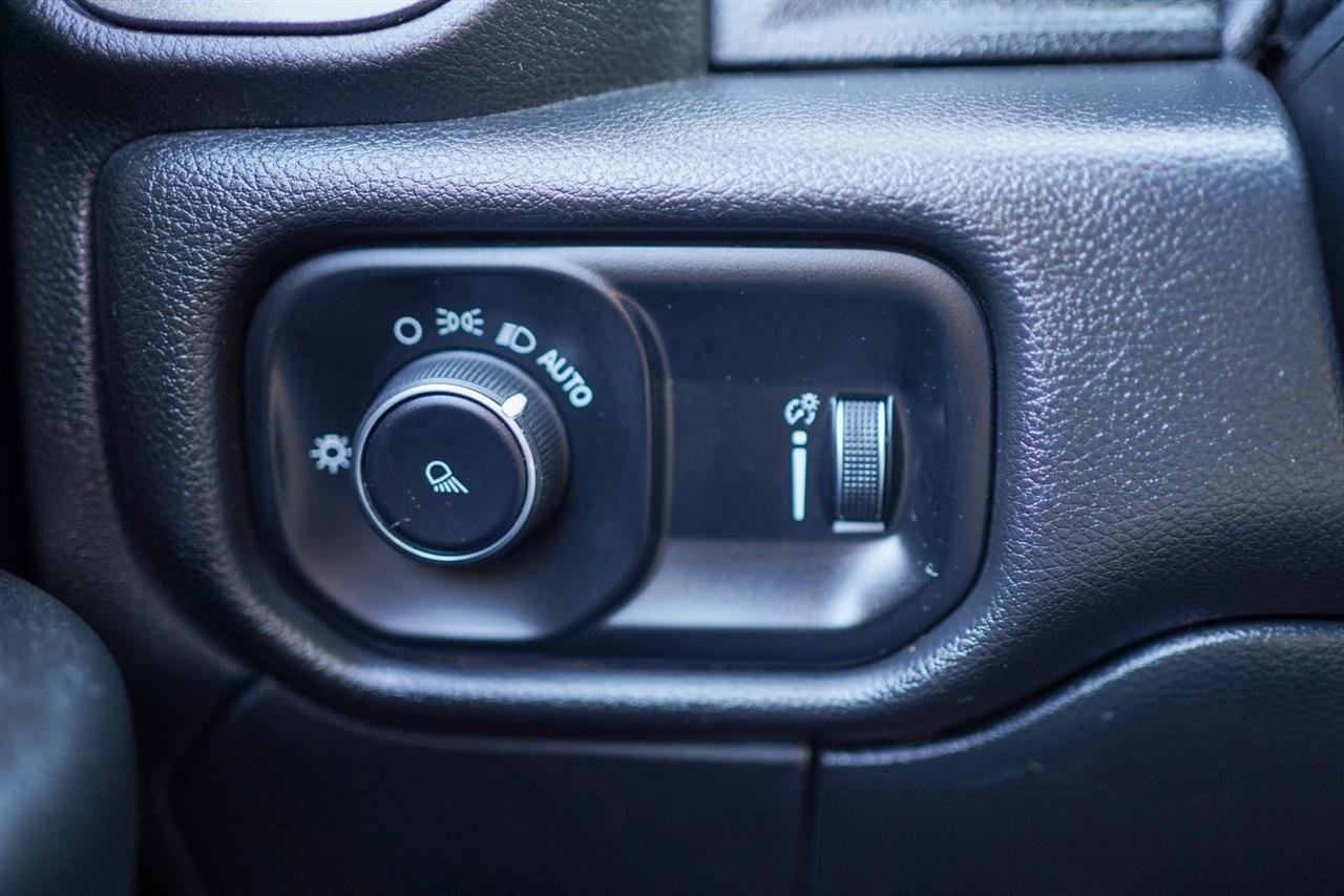 RAM 3500 Tradesman Crew Cab 4WD DRW 2022