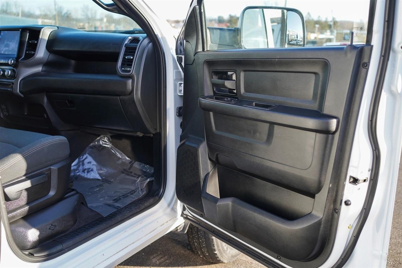 RAM 3500 Tradesman Crew Cab 4WD DRW 2022