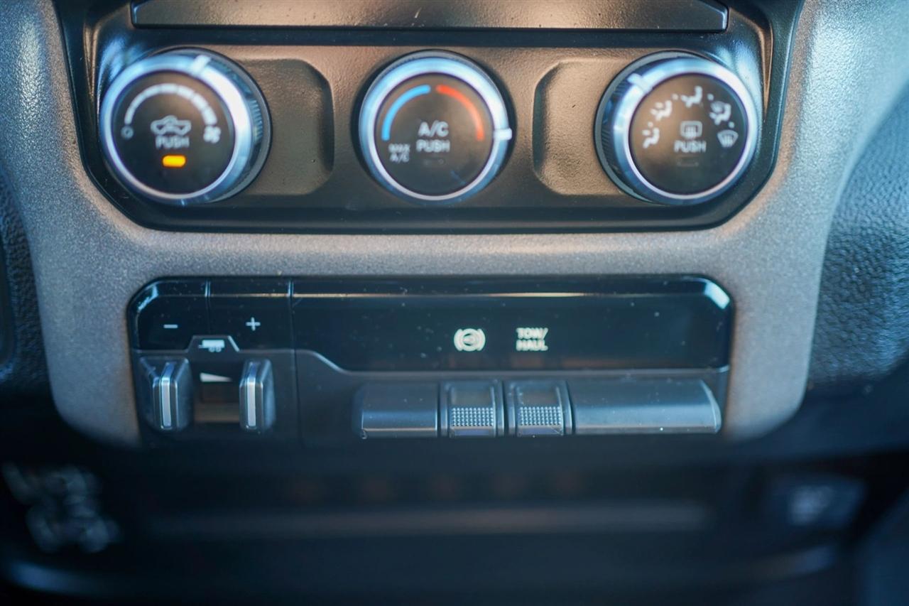 RAM 3500 Tradesman Crew Cab 4WD DRW 2022