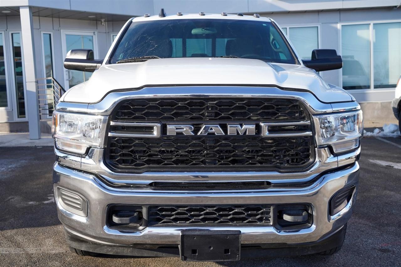 RAM 3500 Tradesman Crew Cab 4WD DRW 2022