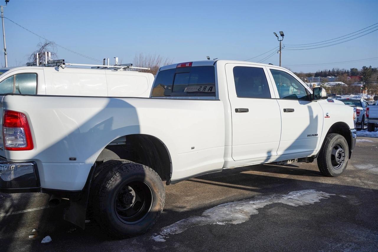 RAM 3500 Tradesman Crew Cab 4WD DRW 2022