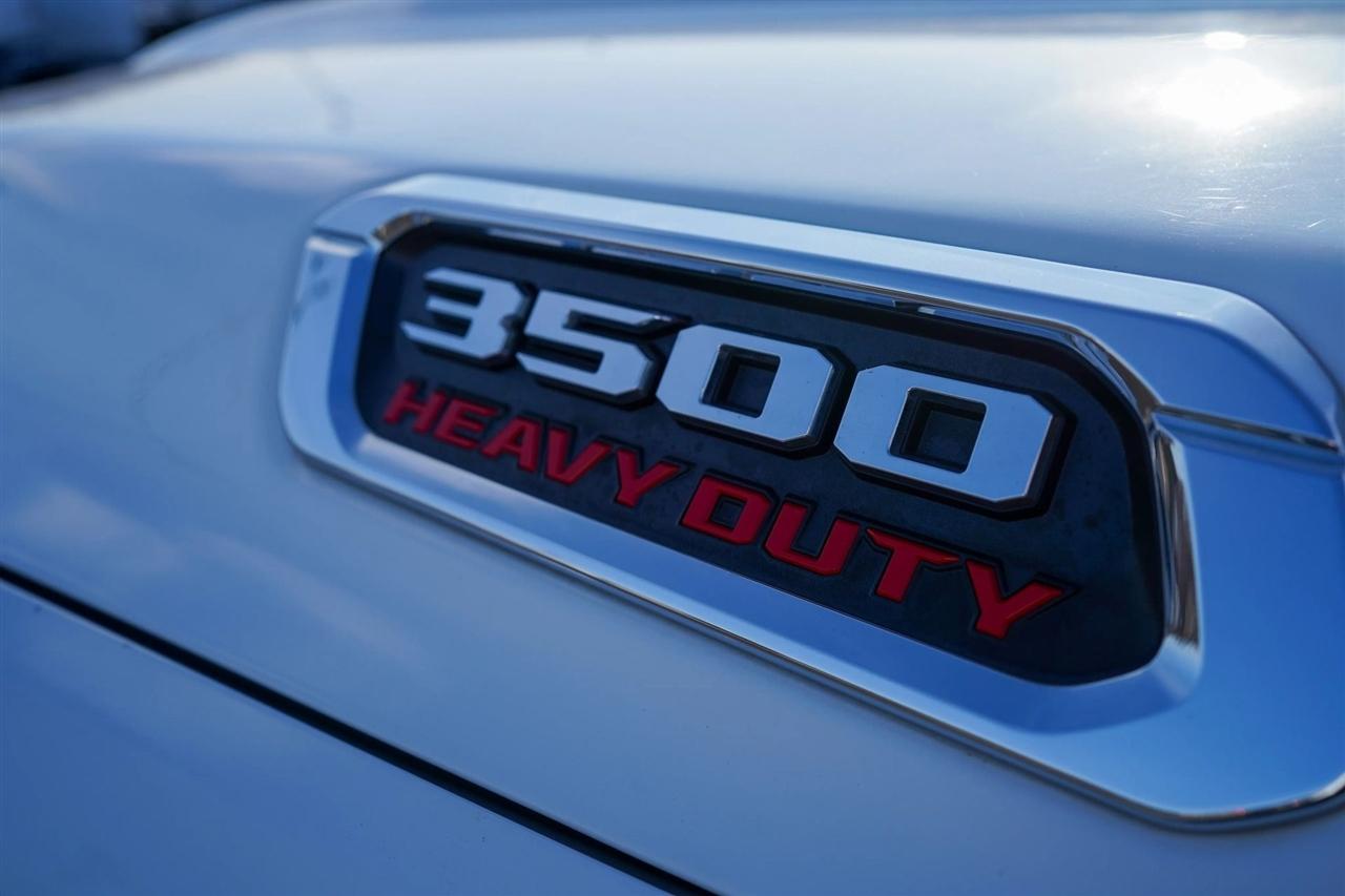 RAM 3500 Tradesman Crew Cab 4WD DRW 2022