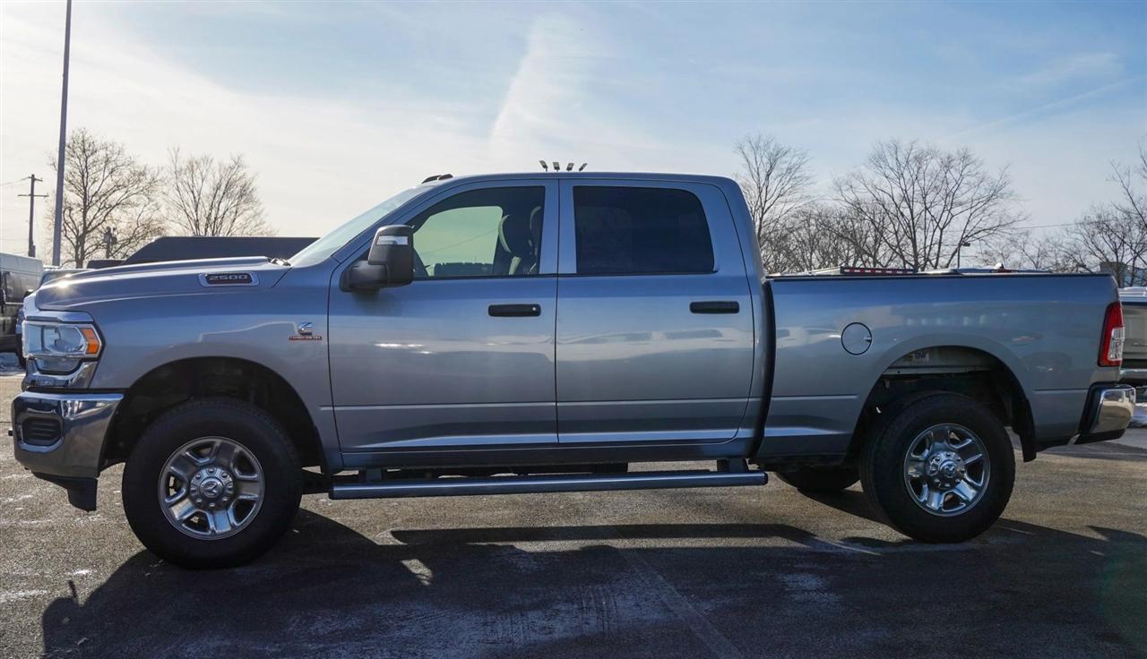 RAM 2500 Tradesman Crew Cab SWB 4WD 2024