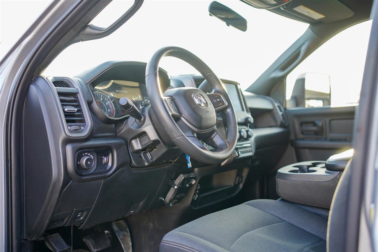 RAM 2500 Tradesman Crew Cab SWB 4WD 2024