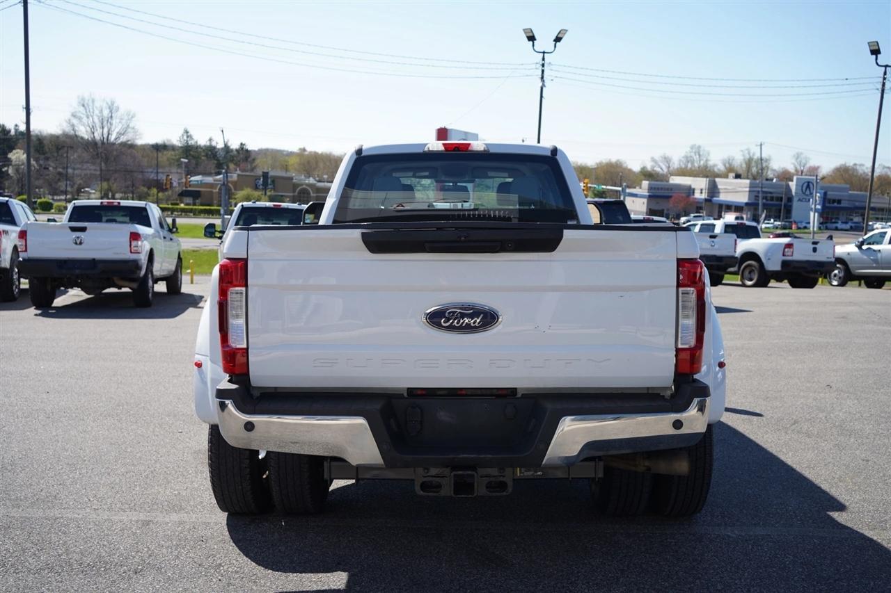 Ford F-350 SD XL Crew Cab Long Bed DRW 4WD 2019