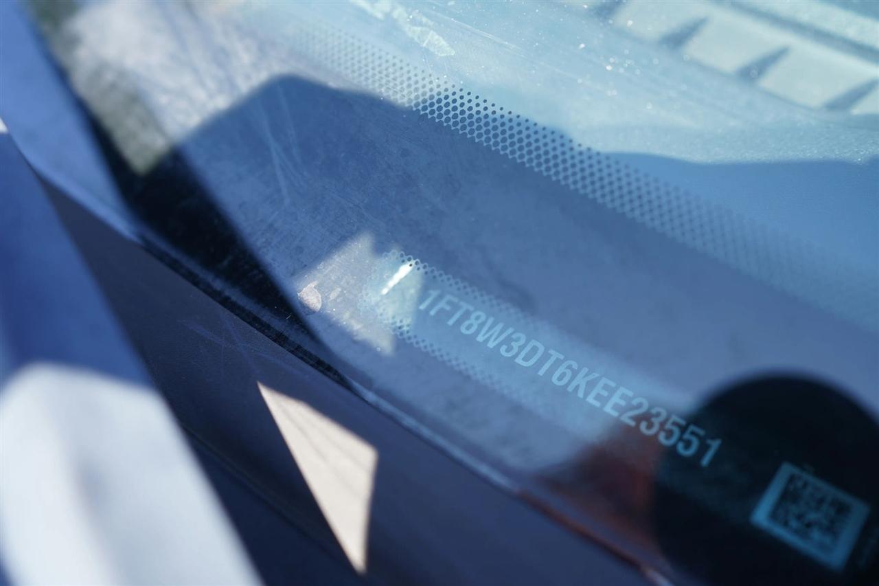 Ford F-350 SD XL Crew Cab Long Bed DRW 4WD 2019