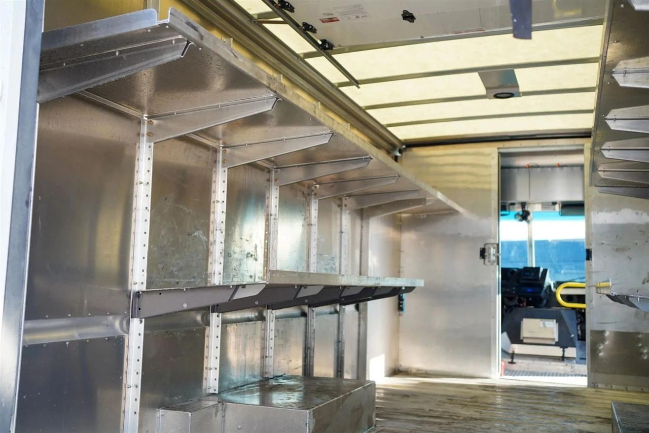 Ford E450 Super Duty No data 2023