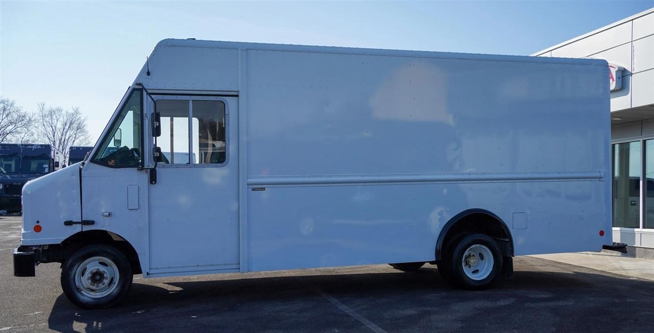 Ford E450 Super Duty No data 2023