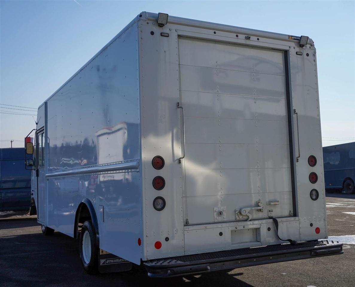 Ford E450 Super Duty No data 2023