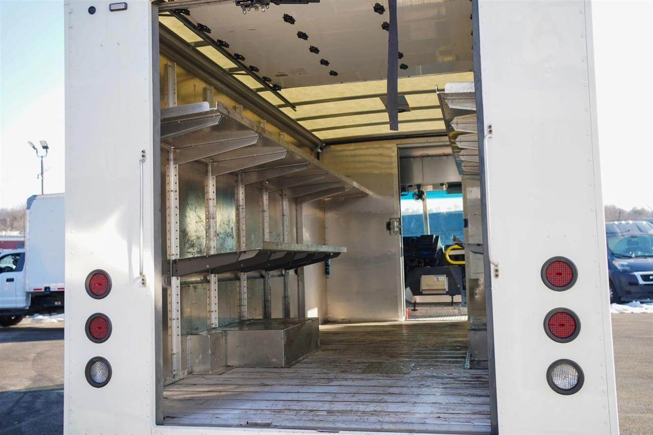 Ford E450 Super Duty No data 2023