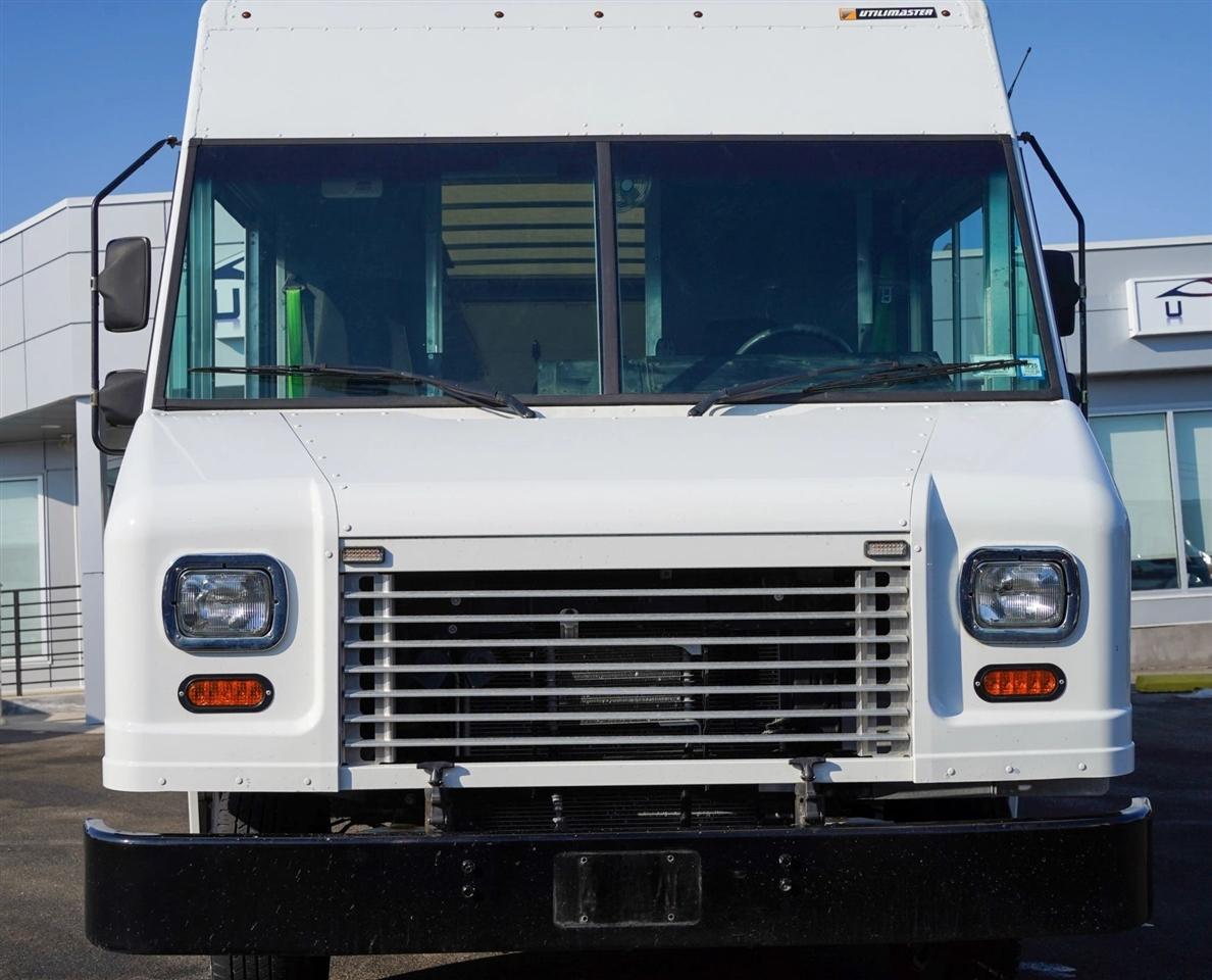 Ford E450 Super Duty No data 2023