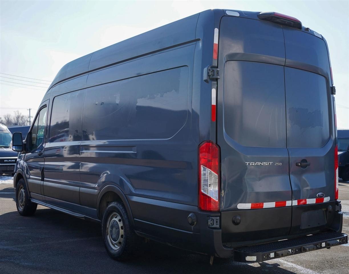 Ford Transit 250 Van High Roof w/Sliding Pass. 148-in. WB EL 2020