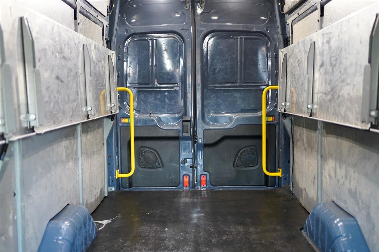 Ford Transit 250 Van High Roof w/Sliding Pass. 148-in. WB EL 2020