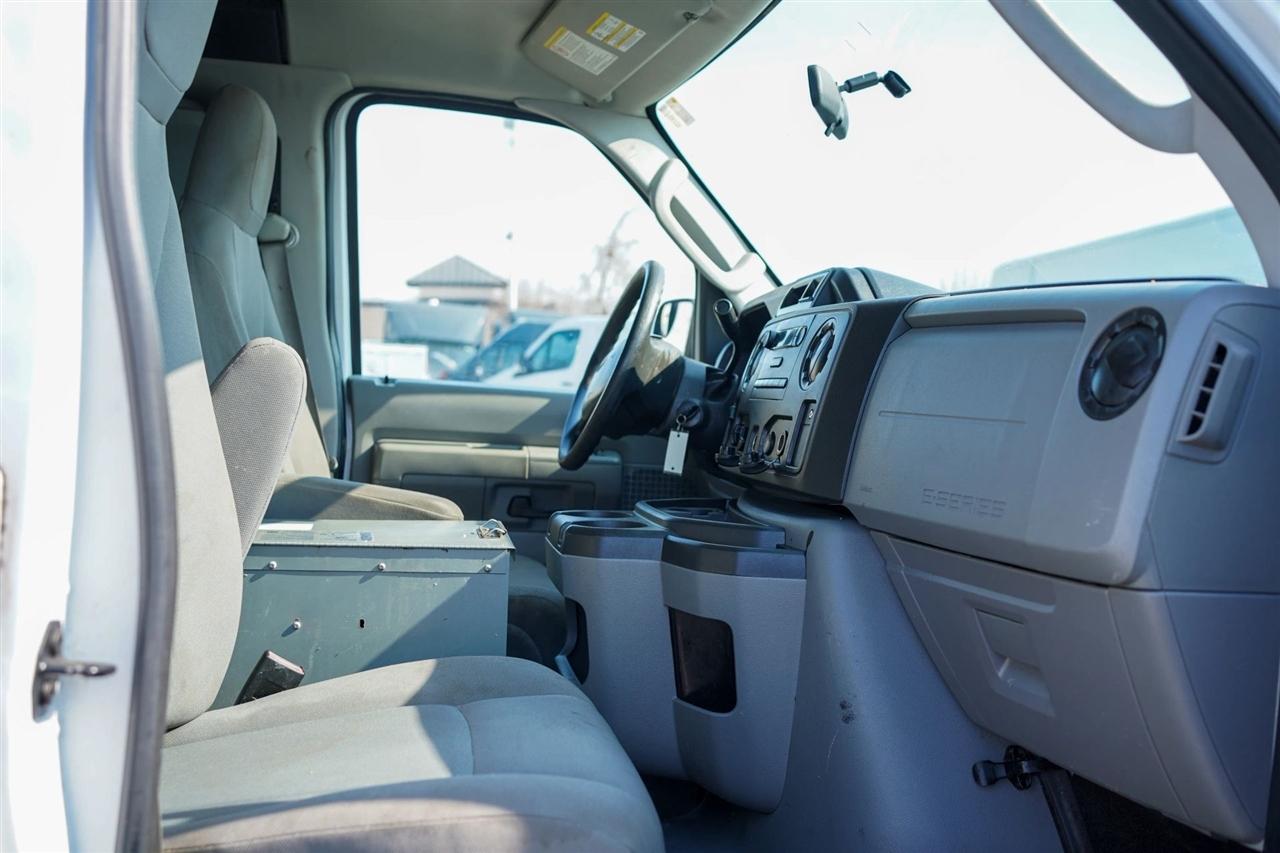 Ford Econoline E-250 2014