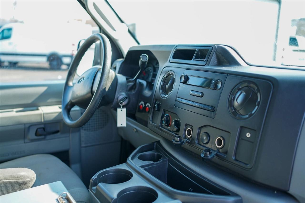 Ford Econoline E-250 2014
