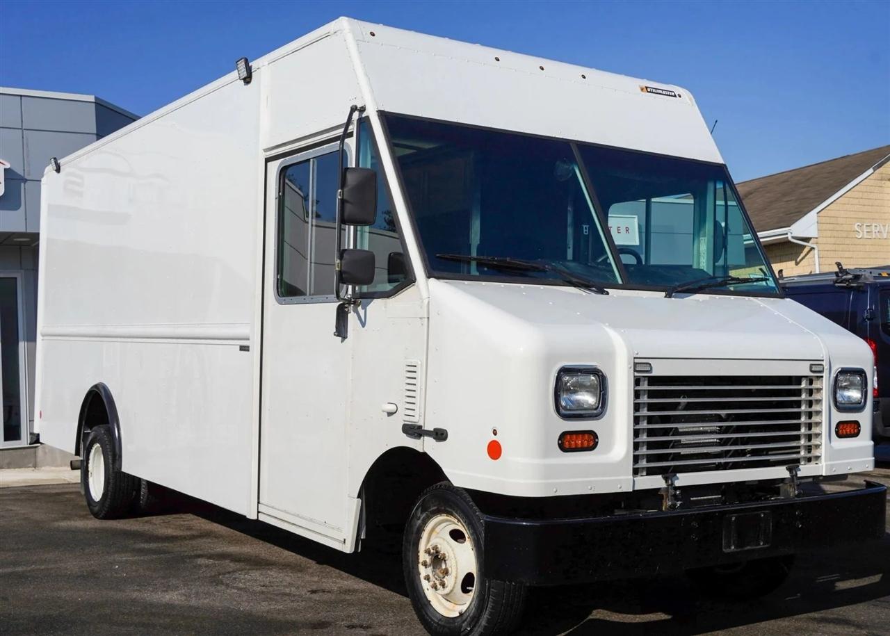 Ford E450 Super Duty No data 2023