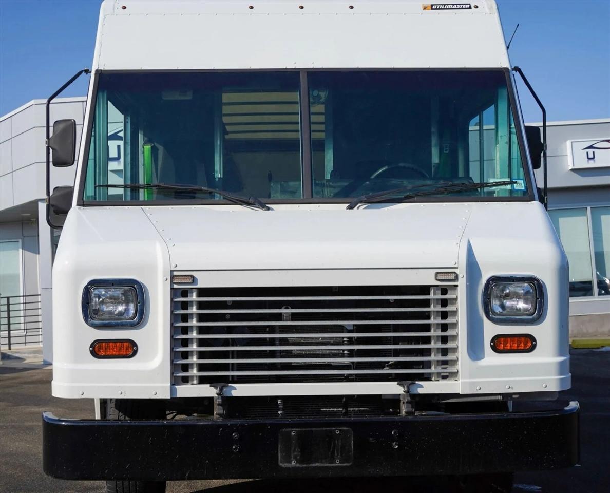 Ford E450 Super Duty No data 2023