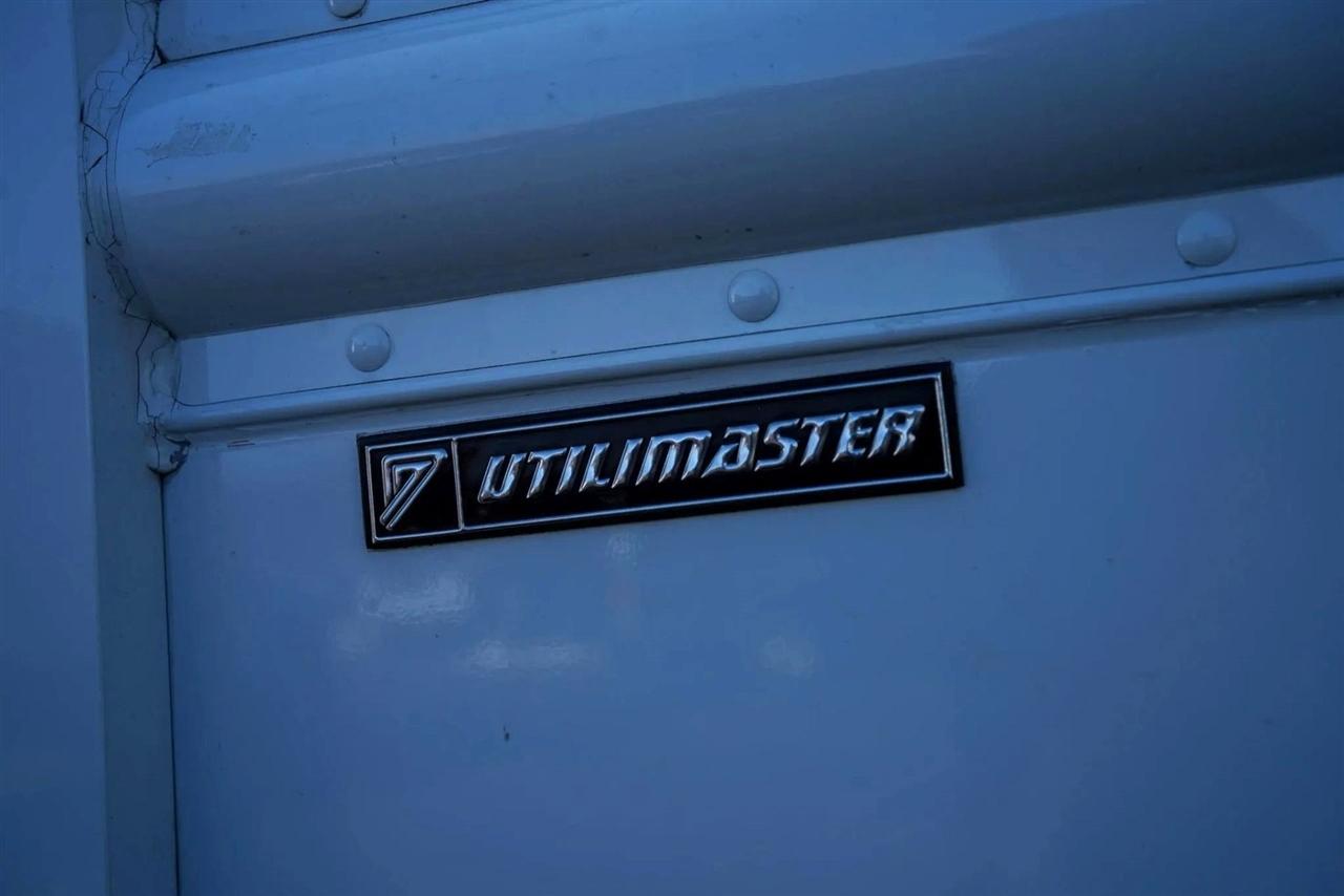 Ford E450 Super Duty No data 2023