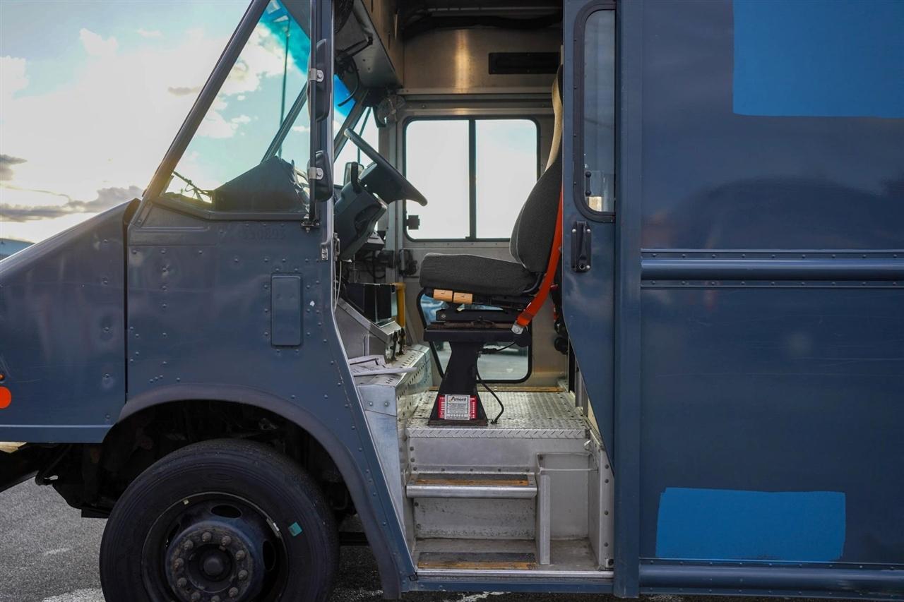 Ford Stripped Chassis  2020