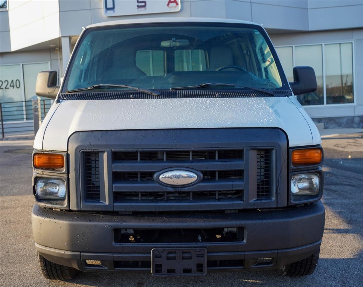 Ford Econoline E-350 Super Duty Extended 2014