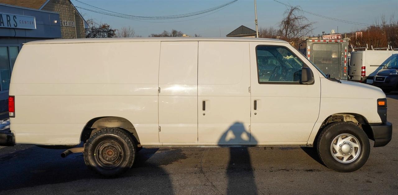 Ford Econoline E-350 Super Duty Extended 2014