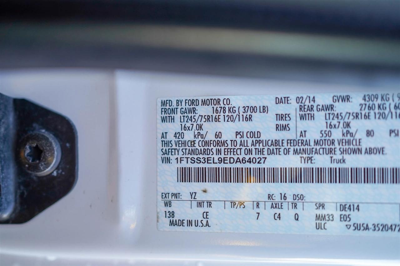 Ford Econoline E-350 Super Duty Extended 2014