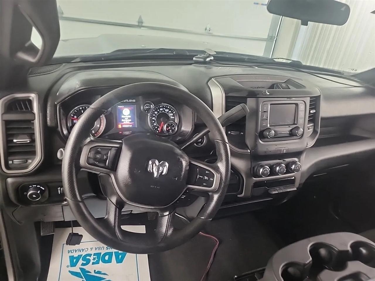 RAM 3500 Tradesman Crew Cab 4WD DRW 2023